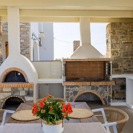 Billia Cheerful 4 Bedroom W Ocean View Naxos City